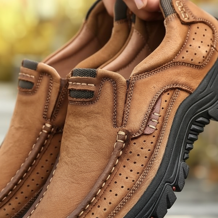 Bequemer Herren Wanderschuh Troy, orthopädisch geformt, ideal für Trekking und Outdoor-Aktivitäten.