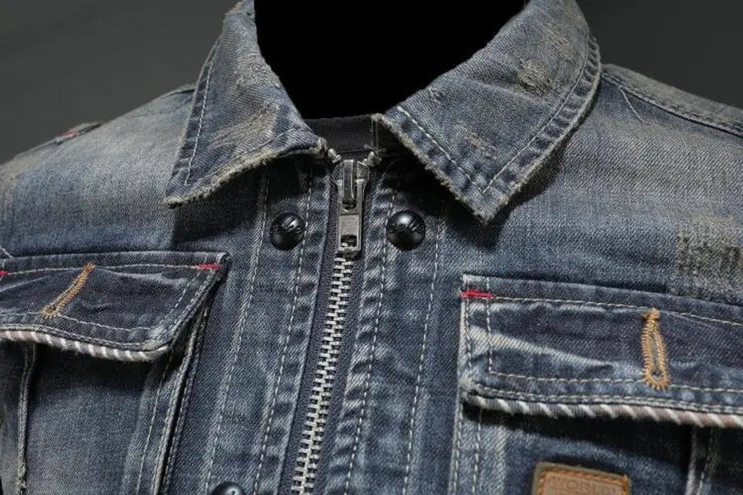 Hochwertige Herren Reißverschlussjacke im Retro-Vintage-Design. Lässige Brusttaschenjacke als Übergangsjacke für Herrenmode.