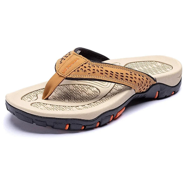 Herrensandale Fynn: Bequeme Sandale mit ergonomischem Fußbett für optimalen Sommer-Komfort & Freizeit.