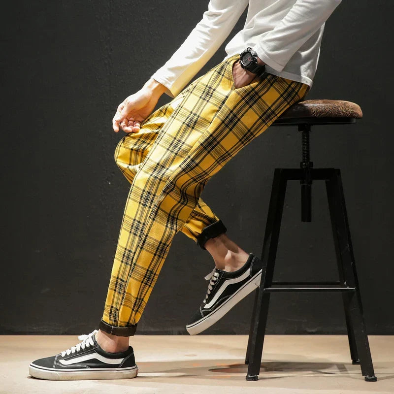 Bequeme Herren Karohose mit elastischem Bund & weitem Bein. Ideal für Business, Freizeit, Alltag & Reisen.