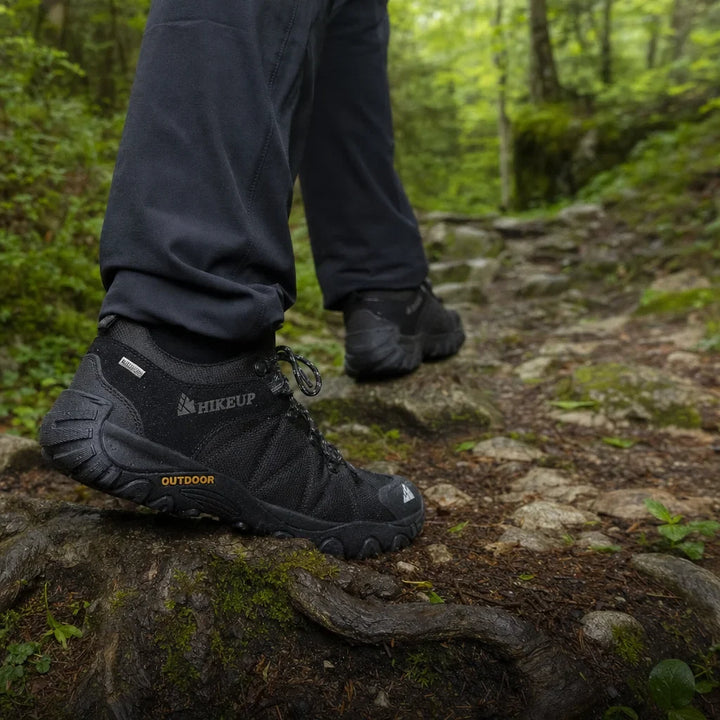 Spritzwasserabweisende Hikeup 2 Outdoorschuhe für Damen und Herren, ideal für Wanderungen und Trekking.