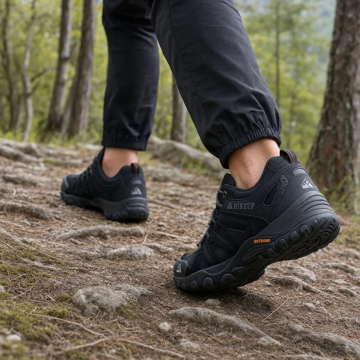 Hochwertiger Trekking-Schuh für Damen & Herren, komfortabel & langlebig, perfekt für lange Wanderungen.