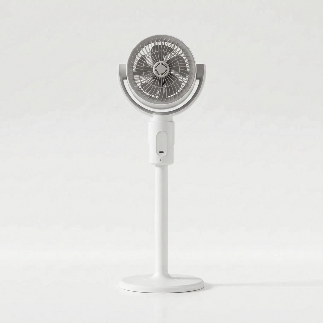 Vielseitiger Standventilator, höhenverstellbar für gezielte Kühlung. Mit Fernbedienung und USB-Anschluss für Komfort.