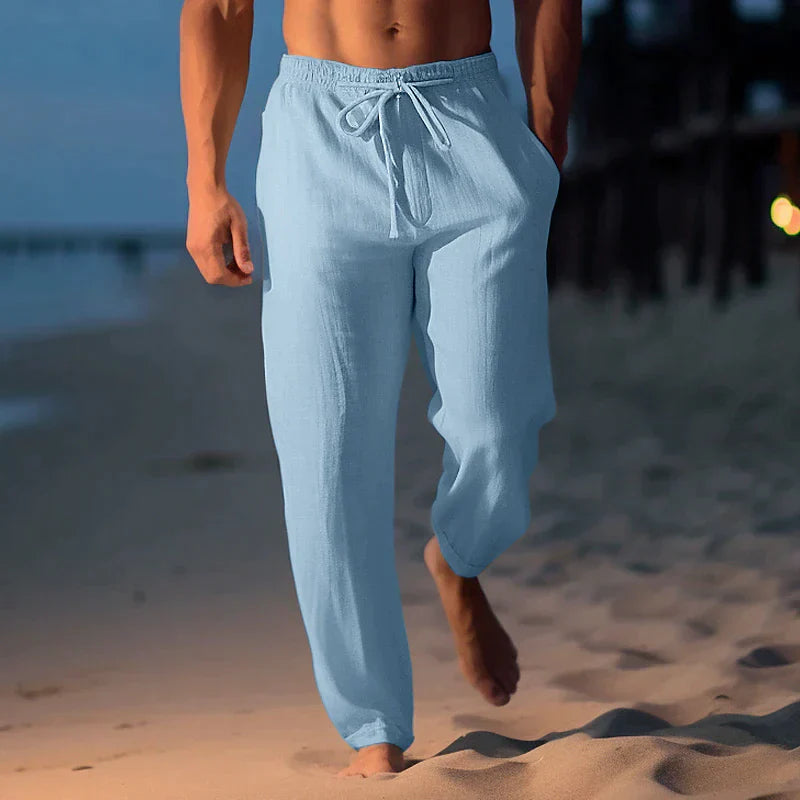 Elegante Herren Freizeithose, locker geschnitten. Bequeme Sommerhose in Blau, atmungsaktiv und vielseitig für Alltag & Freizeit.
