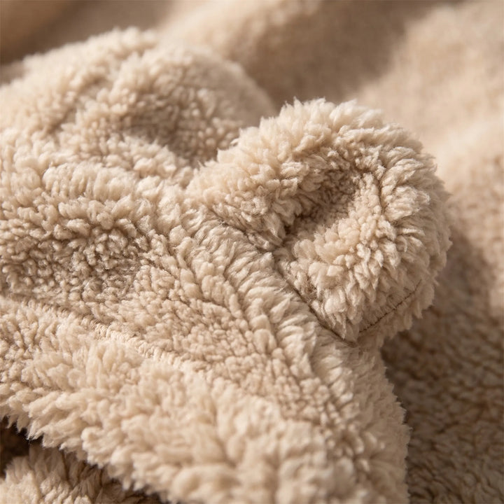 Weicher, flauschiger Damen Bademantel "Jenna" mit Kapuze und Bärenohren, ideal für Homewear.