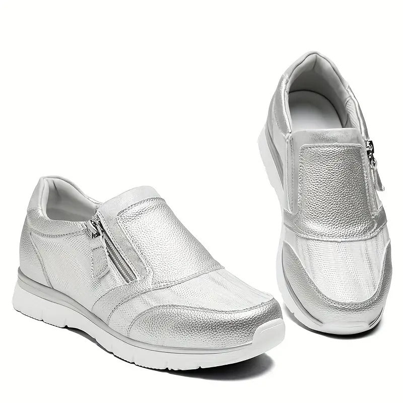 Eleganter, sportlicher Damen Komfort Sneaker mit atmungsaktivem Design und stoßdämpfender Laufsohle; ideal für Alltag.