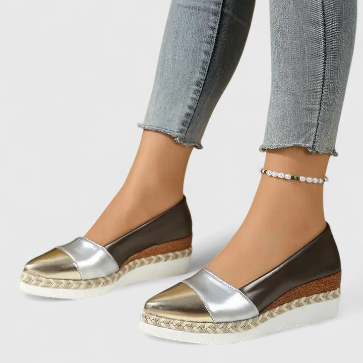Moderne Damen Slip-on-Schuhe mit weicher Polsterung und rutschfester Sohle für maximalen Gehkomfort.