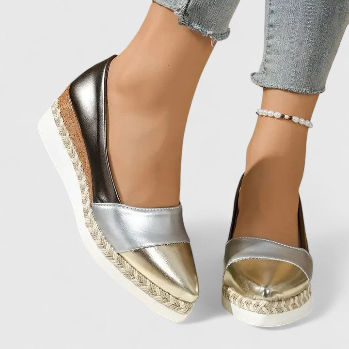 Bequeme Damenschuhe: Slip-on Slipper mit gepolsterter Innensohle für optimalen Komfort den ganzen Tag.