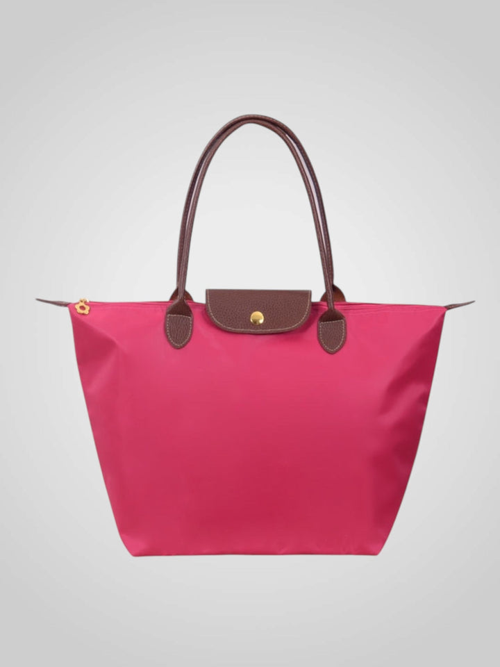 Schicke Damen Schultertasche in Beige, mittelgroß, mit praktischer Verschluss für den täglichen Gebrauch.