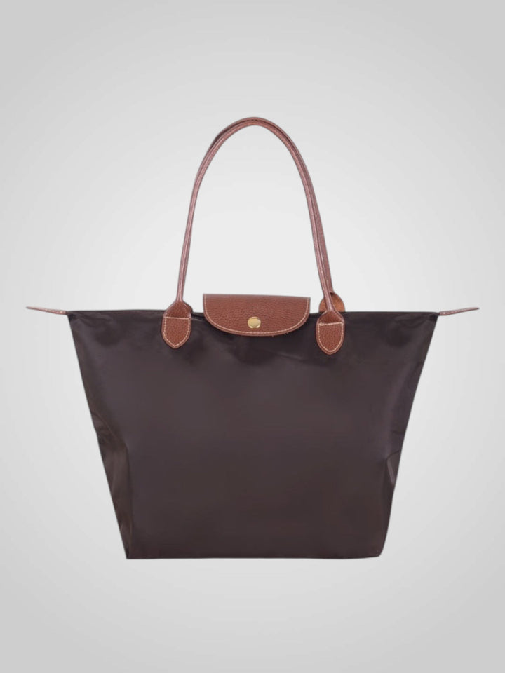 Damen Handtasche in Rot, elegant & auffällig, mit sicherer Metallschnalle; ideal als Fashion Statement.