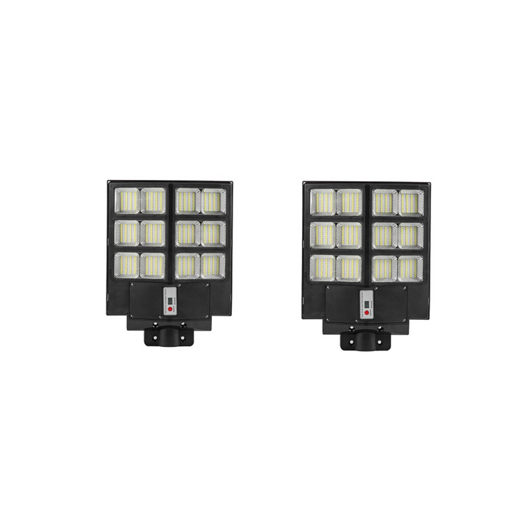Wetterfeste Solvion 600 Solarleuchte im Garten, spendet helles LED-Licht für sichere Wege und angenehme Atmosphäre.