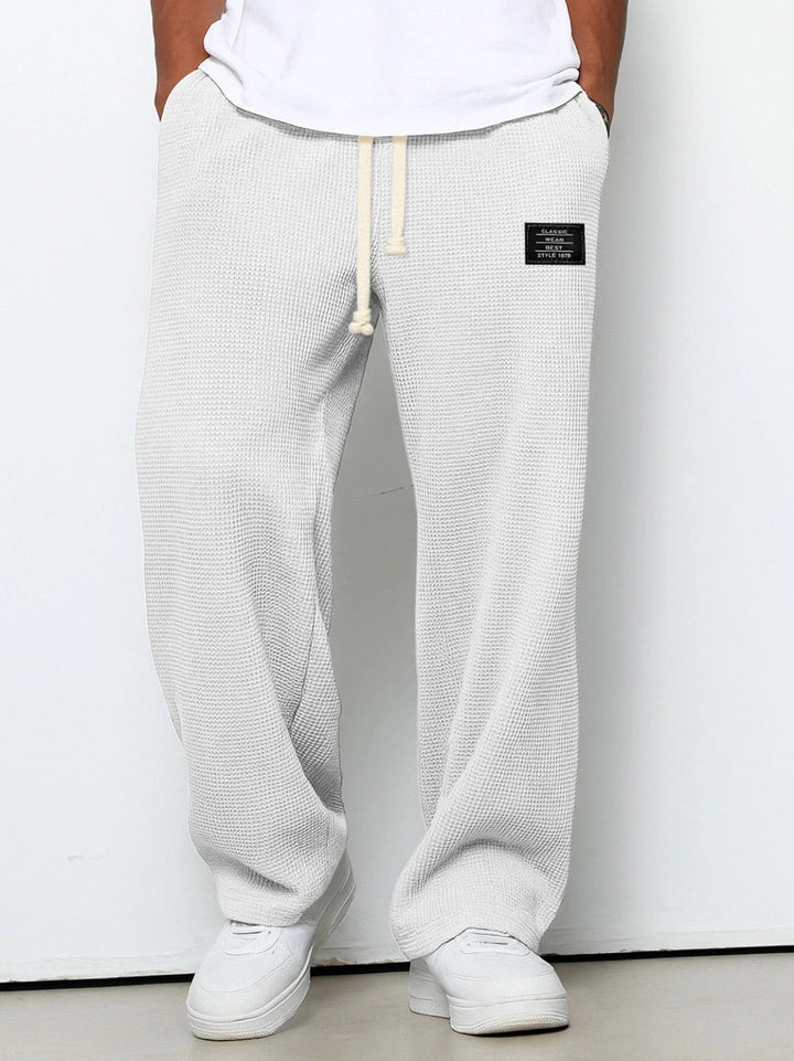 Vielseitige Herren Freizeithose mit lockerem Schnitt und verstellbarem Bund. Perfekt für Casual-Looks.