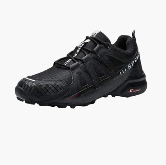 Detailaufnahme des robusten, wasserdichten Obermaterials der orthopädischen Herren Wanderschuhe.