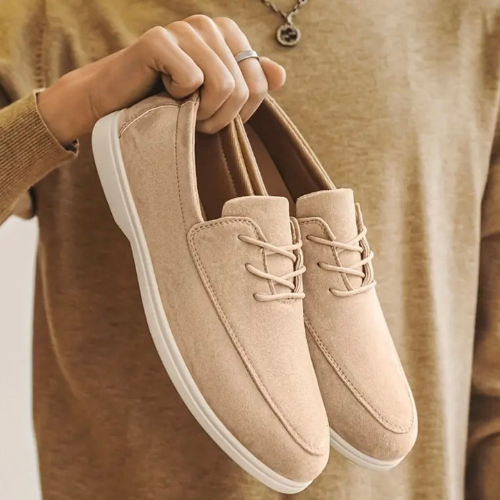 Elegante und komfortable Herren Loafer Slipper am Fuß, ideal für Freizeit und Business. Rutschfeste Sohle.