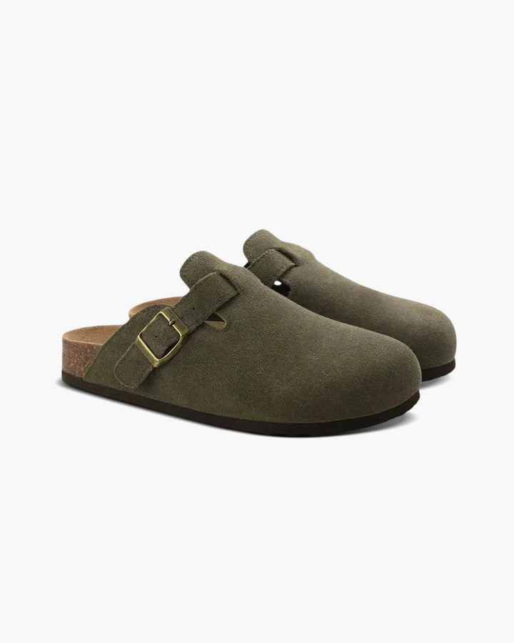 Modische braune Unisex Clogs mit eleganter Steppnaht, komfortable Alltagsschuhe für Damen und Herren.