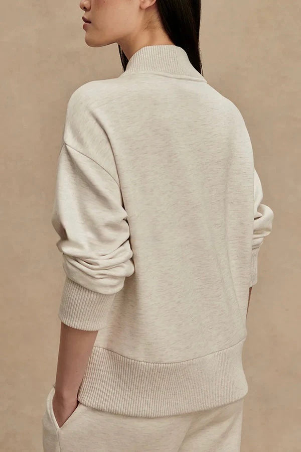 Weiches Damen Set für gemütliche Stunden: Premium Loungewear, entspannt und dennoch stilvoll.