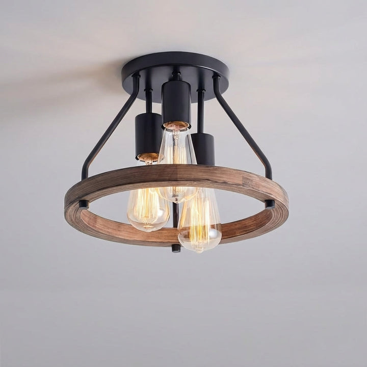Verstellbare Deckenlampe im Industrial Farmhouse Stil mit E27 Fassung. Schafft gemütliches Licht im Flur.