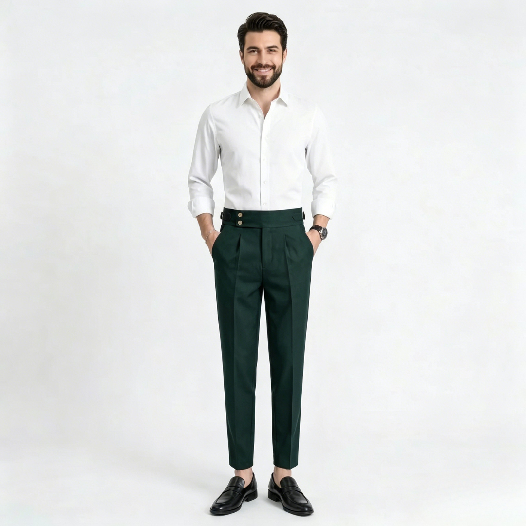 Klassische Herren Businesshose, sauber gefaltet. Bereit für einen stilvollen, professionellen Auftritt.