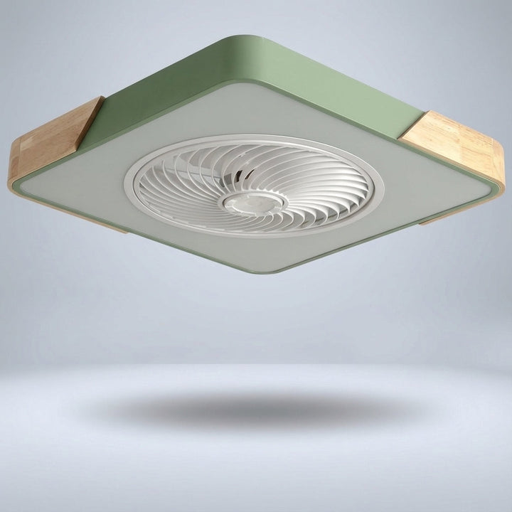 Detailansicht: Flügelelemente und runde LED-Lampe des modernen Deckenventilators mit schlichtem Design.