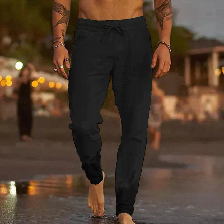 Khaki Herren Jogger, locker geschnitten, mit praktischem Kordelzug, ideal als Sommer- und Reisehose.