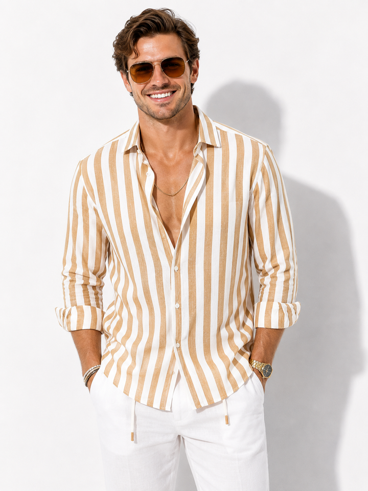 Leichtes, atmungsaktives gestreiftes Herren Langarmhemd. Button-Down-Stil, ideal für casual oder elegante Anlässe.