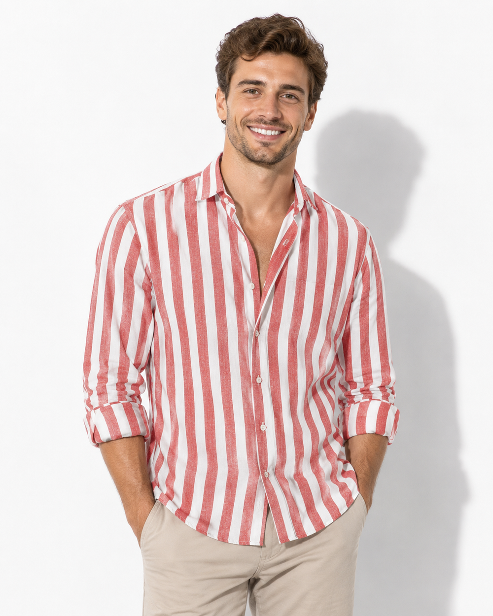 Elegantes, atmungsaktives Herren Button-Down Langarmhemd gestreift. Perfekt für casual Sommer-Looks & Urlaub.