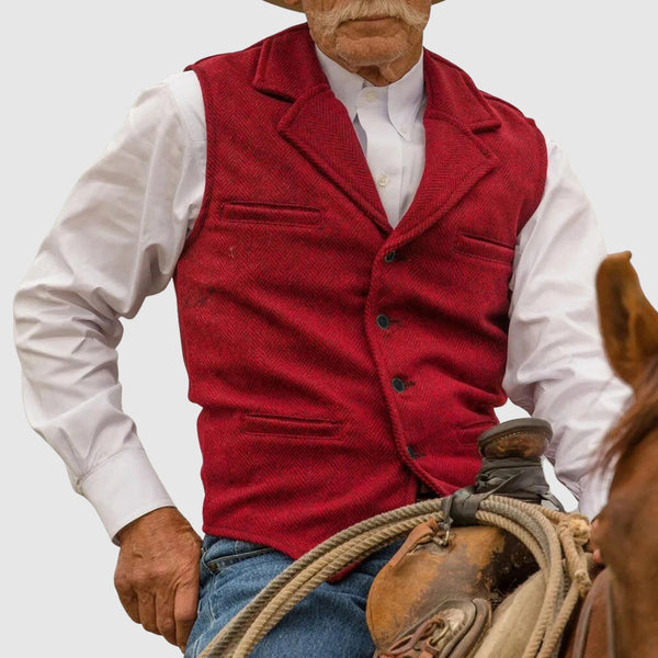 Mann trägt elegante Herren-Reversweste als Teil eines Business-Outfits. Vielseitige Anzugweste für einen stilvollen Auftritt.