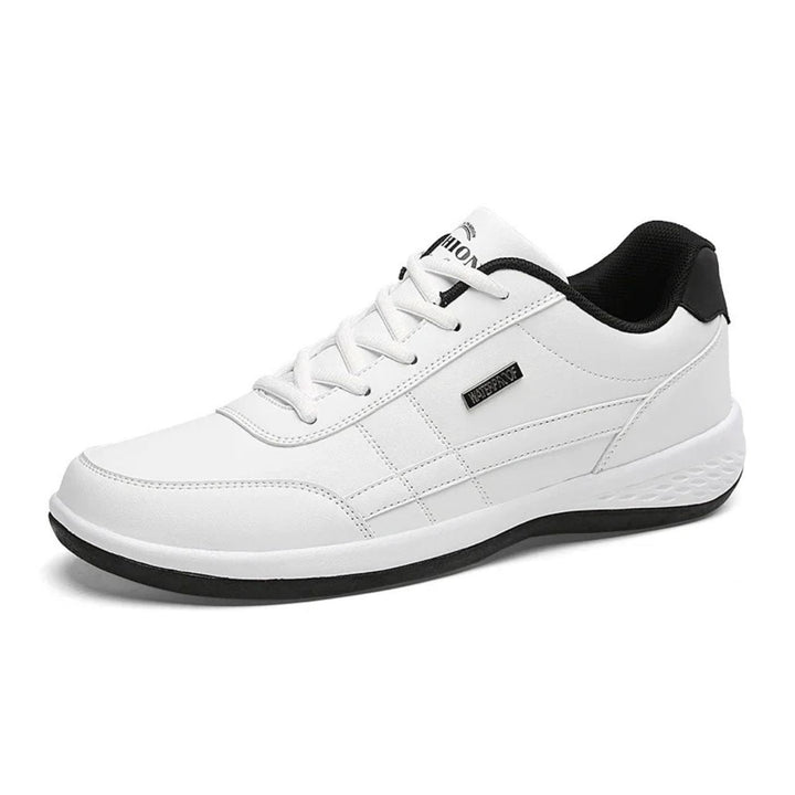 Stylische Herren Sportschuhe Jürgen in Blau-Weiß. Perfekte Bequemschuhe für Freizeit und Sport.