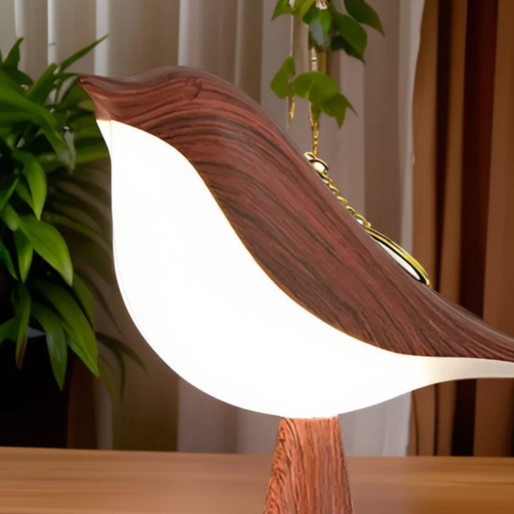 Aufladbare LED Tischleuchte FeatherLuxe, kabellose Vogellampe schafft warmweißes Ambientelicht für Ihr Zuhause.