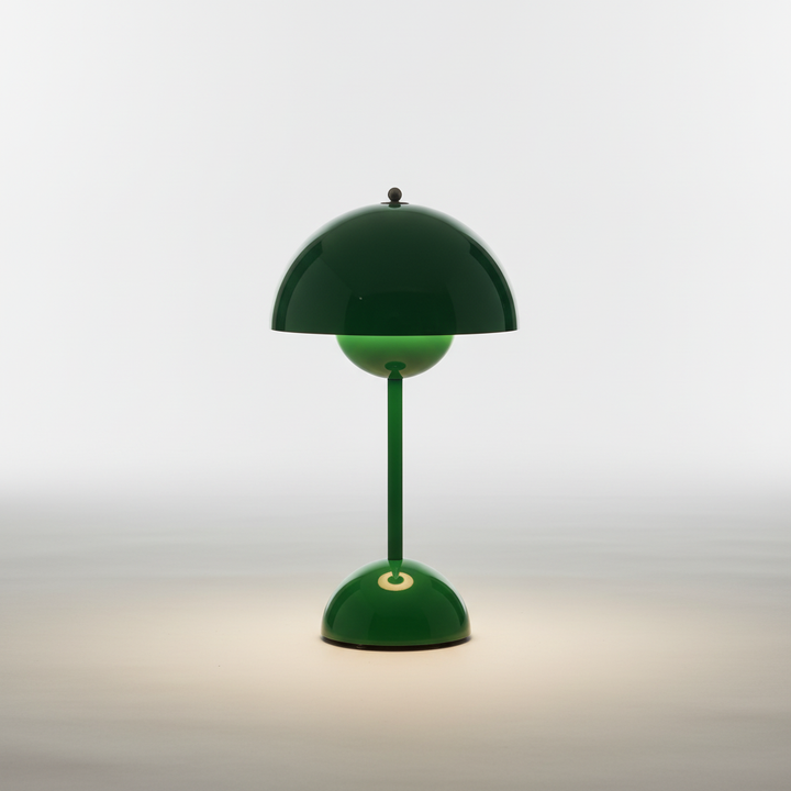 Elegante Moonlyte LED Tischlampe mit schlankem Design. Hochwertige kabellose Innenbeleuchtung.