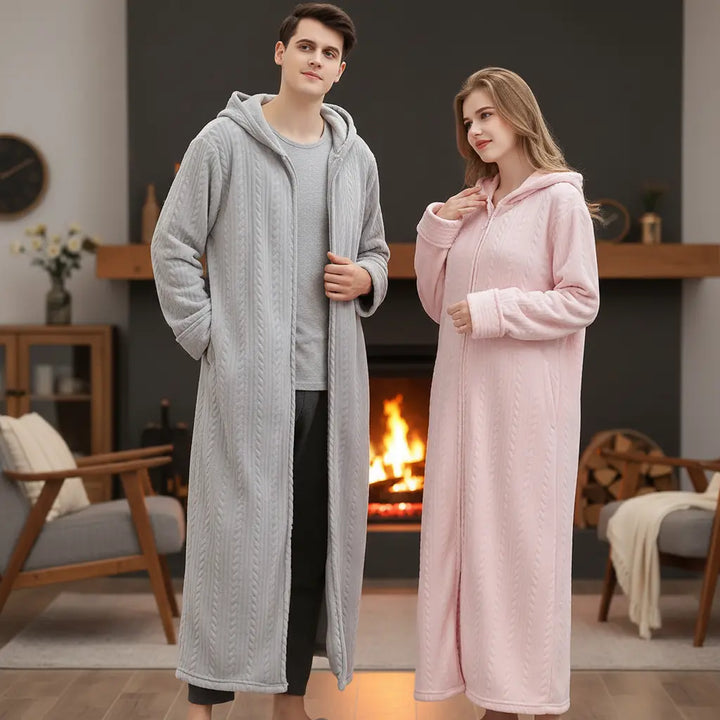 Unisex Kapuzenbademantel HugGown für kuschelige Wärme zu Hause, mit Reißverschluss und Kapuze.