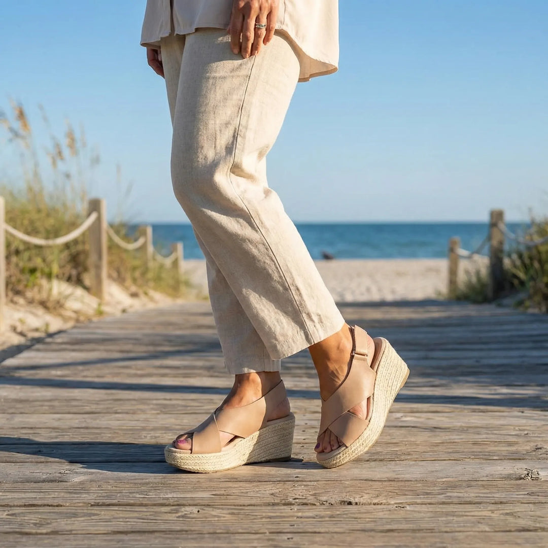 Elegante Damen Keilabsatz Sandale "Darleen" mit bequem gepolsterten Riemen für Sommer & Freizeit.