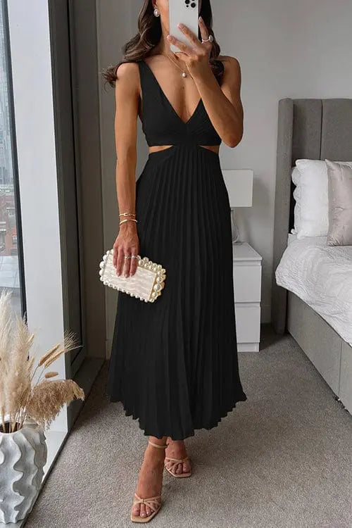 Elegantes Damen Plissee-Kleid mit taillierter Passform, vielseitig für festliche Anlässe.