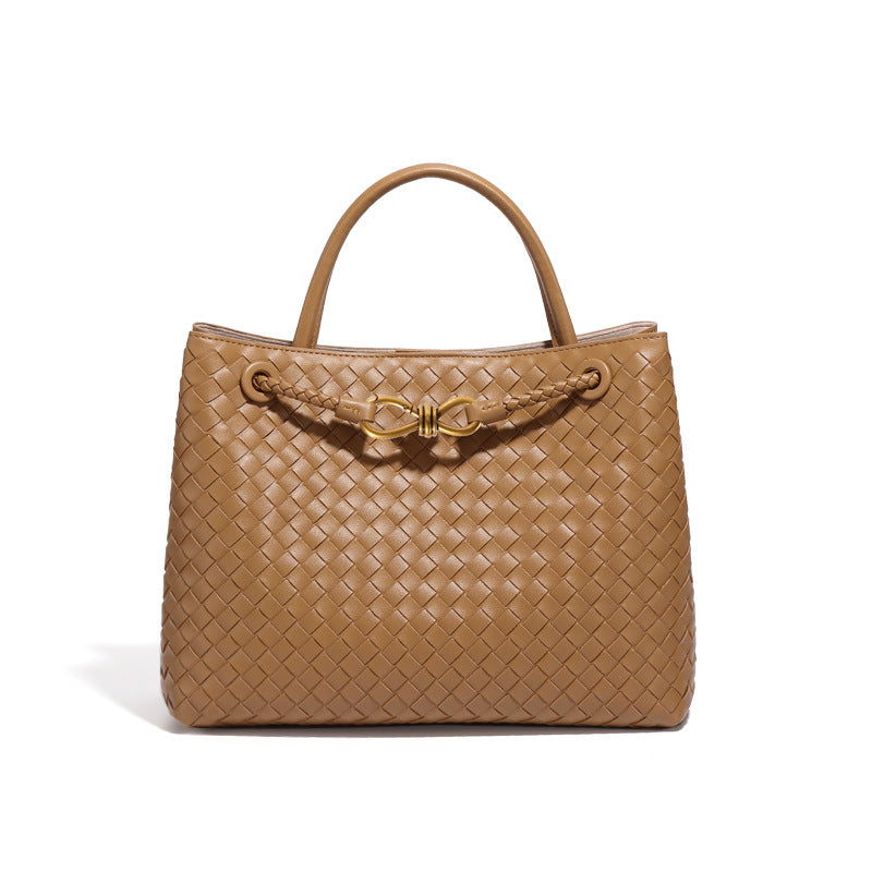 Elegante Abendtasche Ruby für Damen, geflochten aus veganem Leder. Ein stilvolles Accessoire für besondere Anlässe.