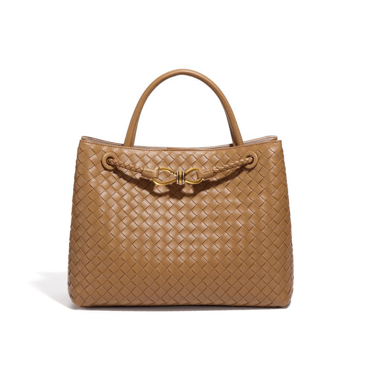 Elegante Abendtasche Ruby für Damen, geflochten aus veganem Leder. Ein stilvolles Accessoire für besondere Anlässe.