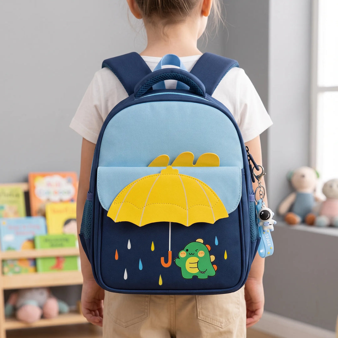 Farbenfroher Kinderrucksack mit lustigem Cartoon-Motiv aus Nylon, ideal für Schule & Kindergarten.