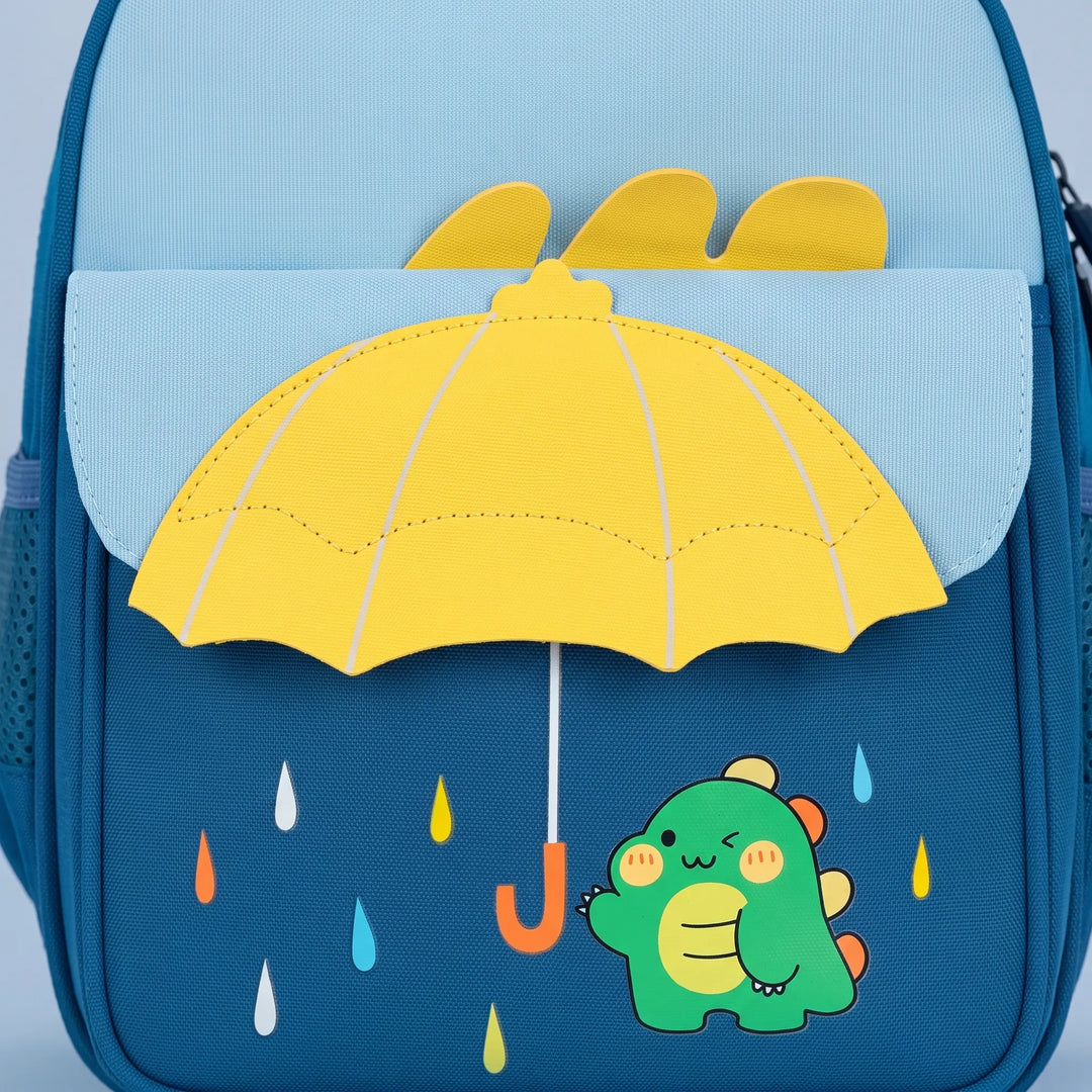 Süßer Kindergartenrucksack mit lebhaftem Cartoon-Muster, robustem Nylon und praktischem Brustgurt.