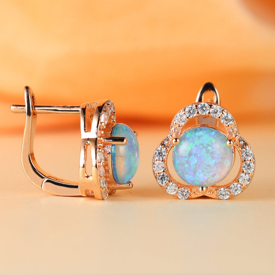 Damenohrringe: Edle Kleeblatt-Ohrringe aus Opal mit Zirkonia-Akzenten, Silberschmuck-Look.