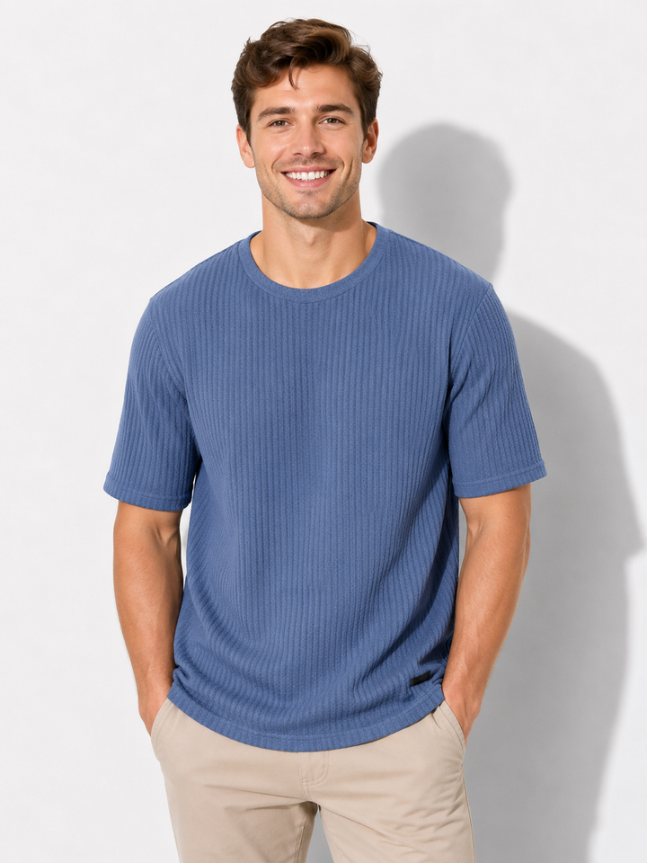 Weißes Herren Komfort T-Shirt, kurzarm. Lässiger Rundhals-Stil für Bewegungsfreiheit. Auch in großen Größen.