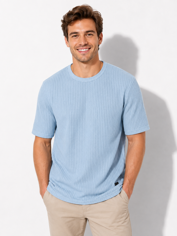 Vielseitiges Herren Basic T-Shirt mit Komfortstruktur, kurzarm und Rundhals. Bequem für Freizeit und Alltag.