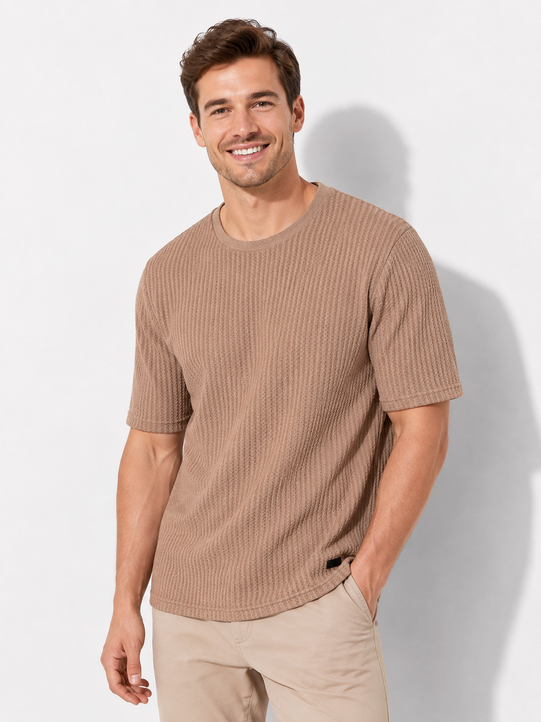 Blaues Herren Komfort T-Shirt, kurzarm, Rundhals. Entspannter Stil für Freizeit, sehr bequem.