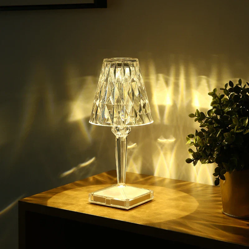 Hochwertige Kristalllampe Tischleuchte, passend für Wohnzimmer und Schlafzimmer.