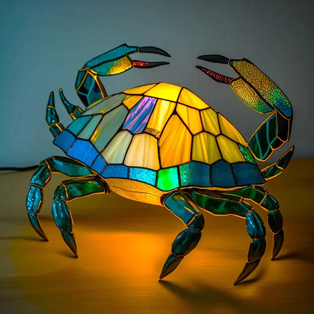 Glanzvolle AnimalGlow Tischlampe, perfektes Tiermotiv aus Buntglas fürs Wohnzimmer.