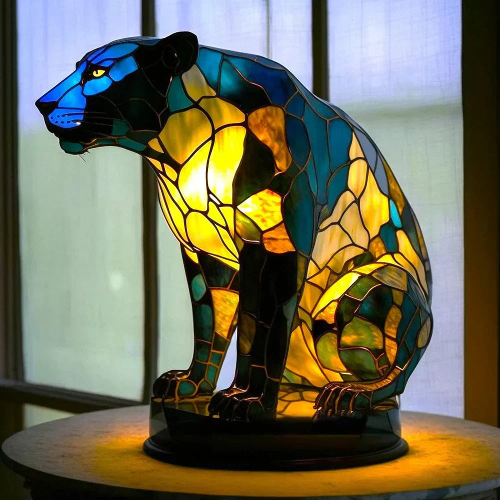 Tierliebhaber-Geschenk: AnimalGlow Tischlampe mit farbigem Buntglas-Tiermotiv.