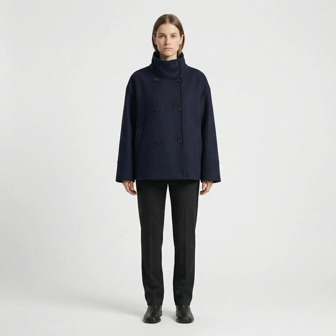 Fashionable Damen Übergangsjacke Alea, kurz und elegant, doppelreihig für Frühling und Herbstmode.
