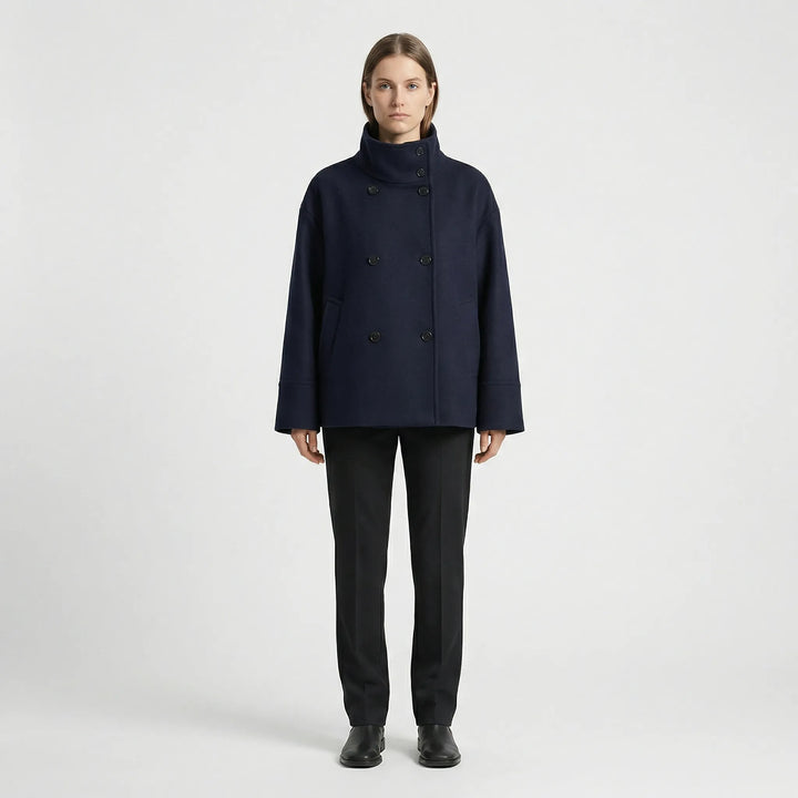 Fashionable Damen Übergangsjacke Alea, kurz und elegant, doppelreihig für Frühling und Herbstmode.