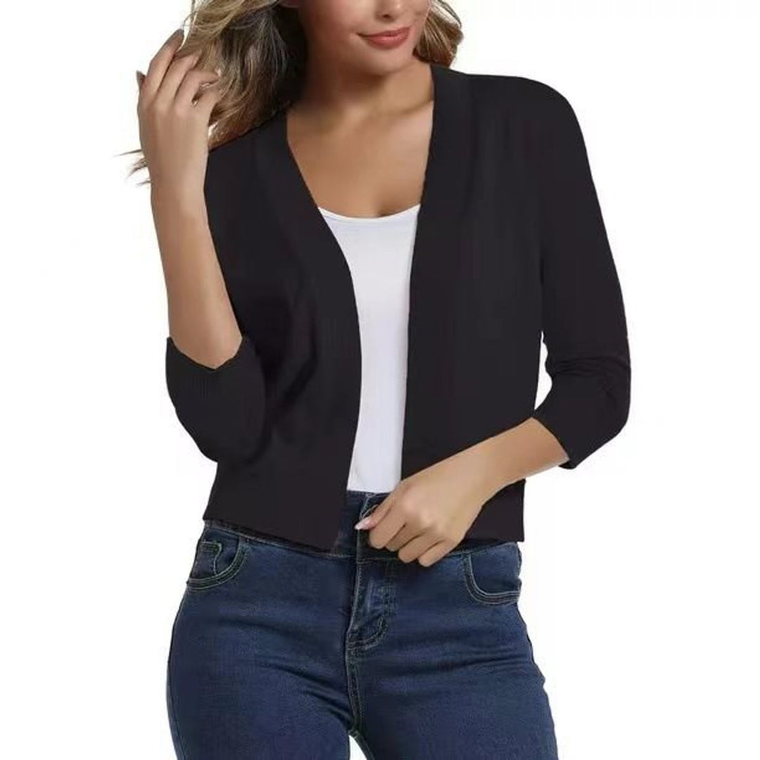 Eleganter Kurzcardigan für Frauen, 3/4-Arm, komfortable Strickjacke für Lagenlooks.