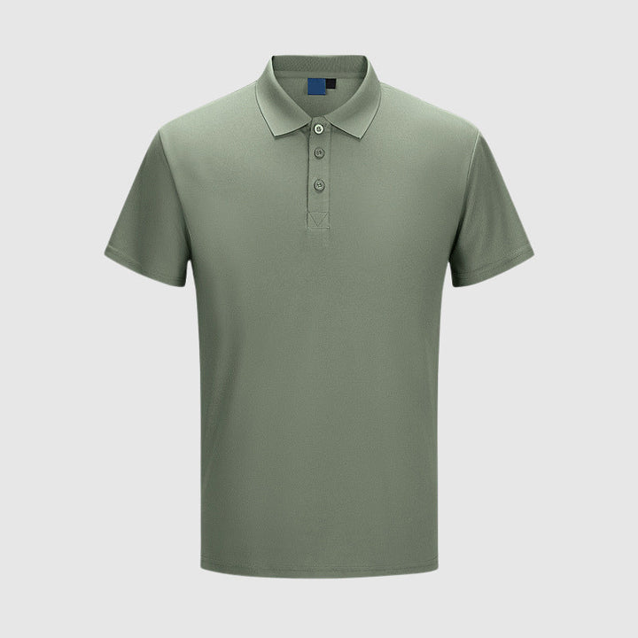 Das Herren-Poloshirt, kurzärmlig, kombiniert sportlichen Stil mit hohem Tragekomfort für den Sommer.