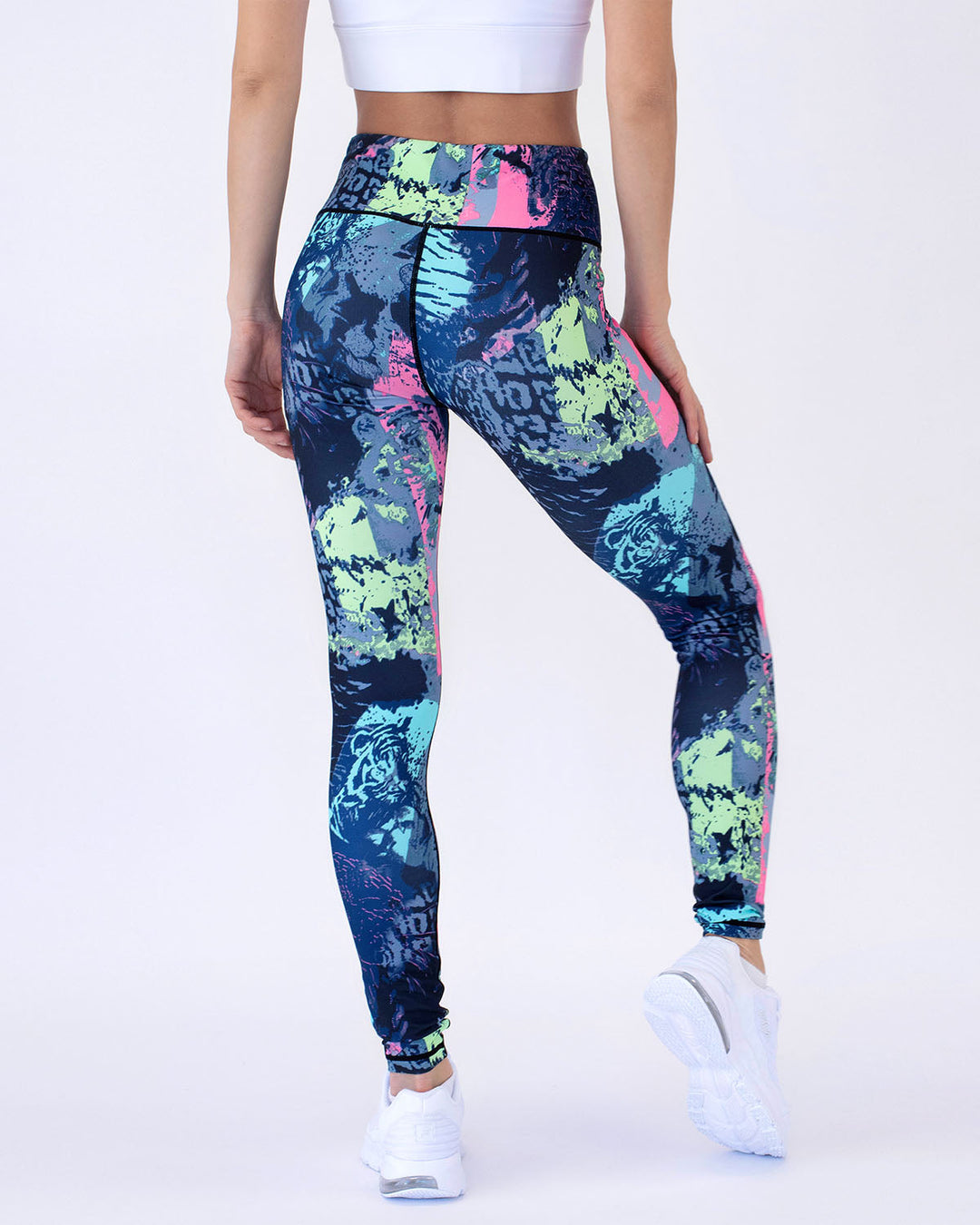Damen Leggings mit abstraktem Print, feuchtigkeitsableitend & stretch. Ideal für Sport & Yoga.
