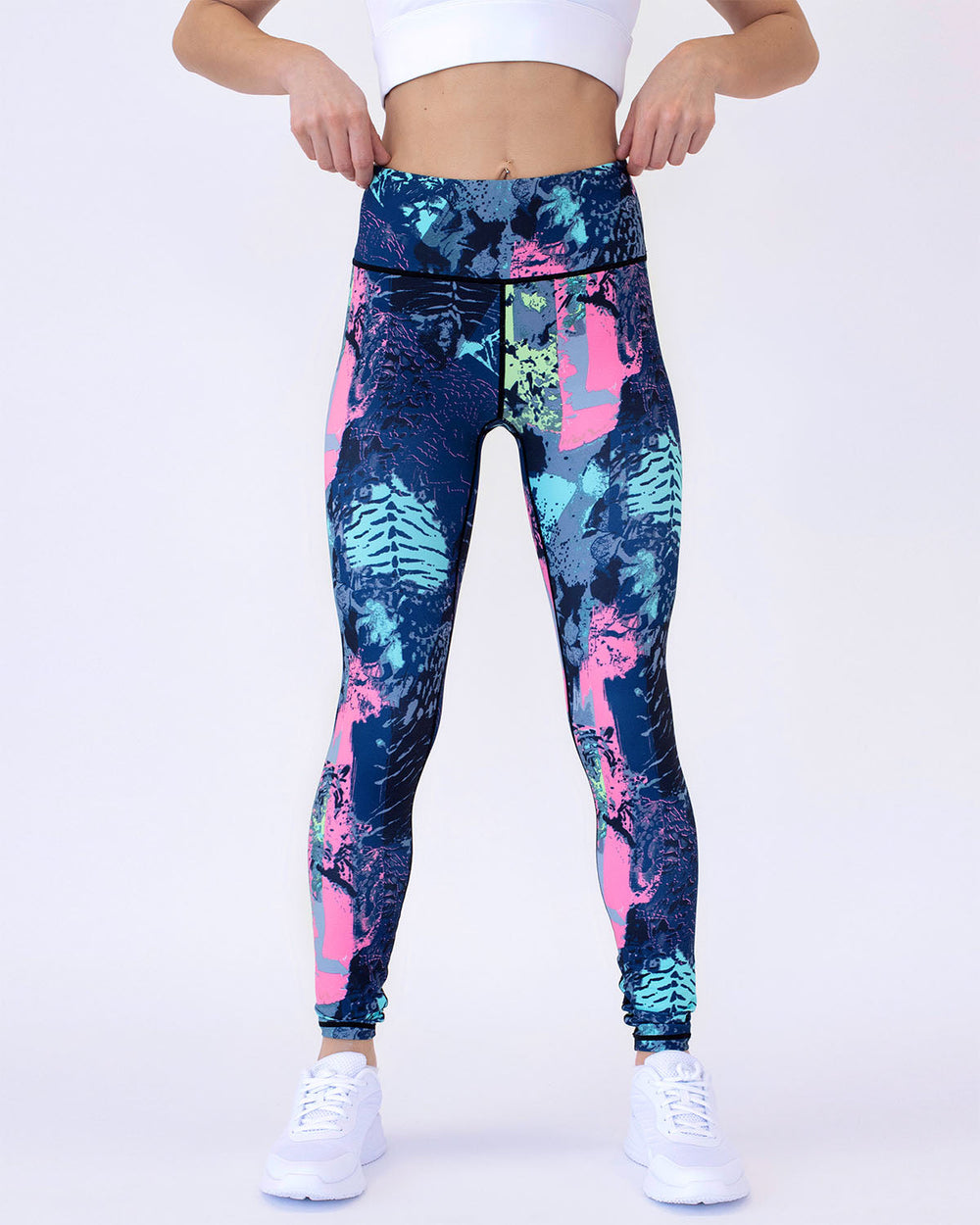 Moderne Damen Print Leggings mit lebhaftem abstraktem Muster. Perfekt für Fitness & Athleisure.